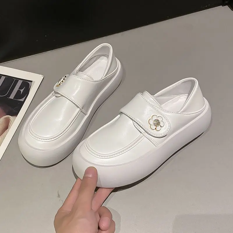 Women's White Nurse Shoes Spring Autumn Slip On Soft Sole Breathable Non Slip Thick Heel Comfortable Medical Shoes for Women​ view 5