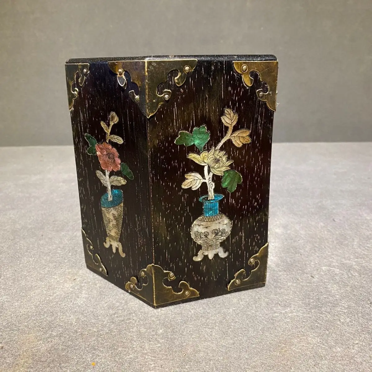 Antique Hexagonal Pen Holder Vintage-style Engraved Floral Design Office Desktop Stationery Storage Box Pencil Holder