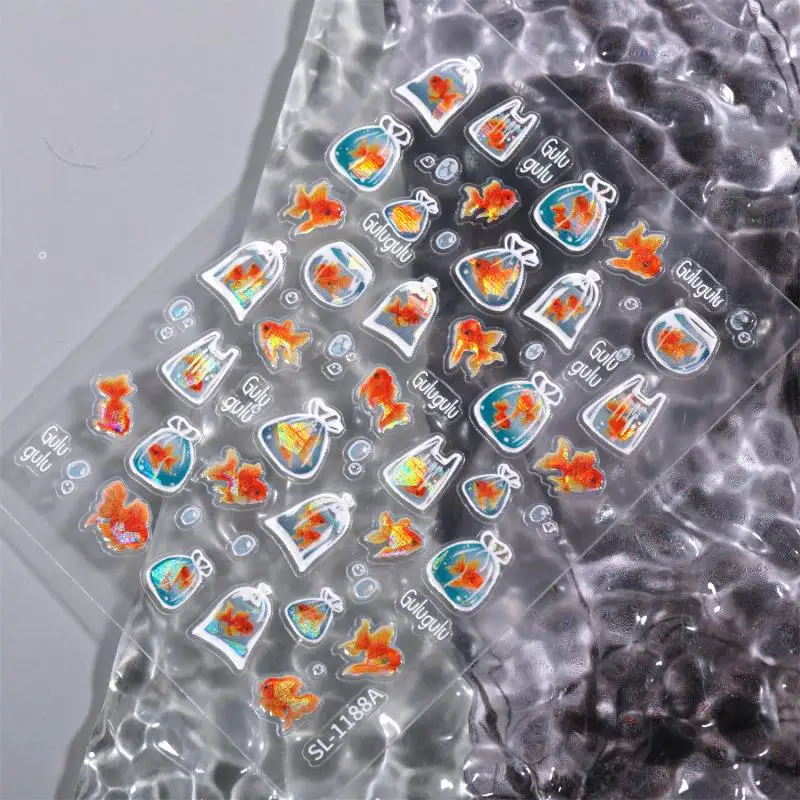 Borsa di plastica lucida per pesci rossi Cavallucci marini Estate Medusa Stella marina Conchiglia Koi Bolla d'acqua Stella Carpa Adesivi per nail art Decalcomanie
