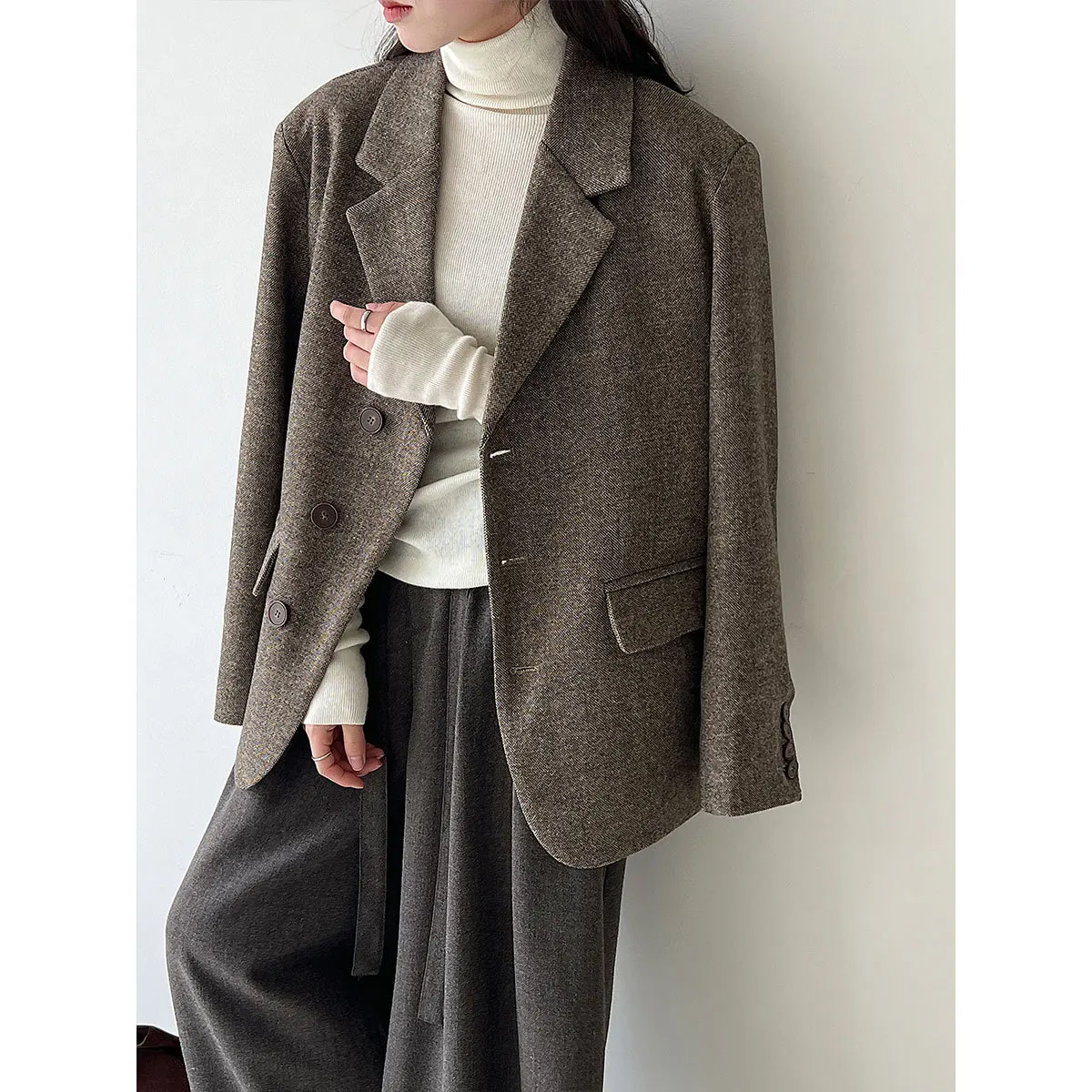 

Women's Minimalist and High-end Autumn and Winter Woolen Suit Jacket, Women's Short Textured Coarse Woolen Coat 8539