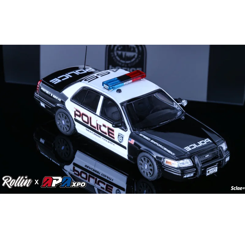 جديد في المخزون لعبة سيارة الشرطة رولين Apaxp 1:64 NFS Crown Scpd Haifeng County Cv مصنوعة من خليط معدني مواد Diecast Apa 2025 نموذج المعرض