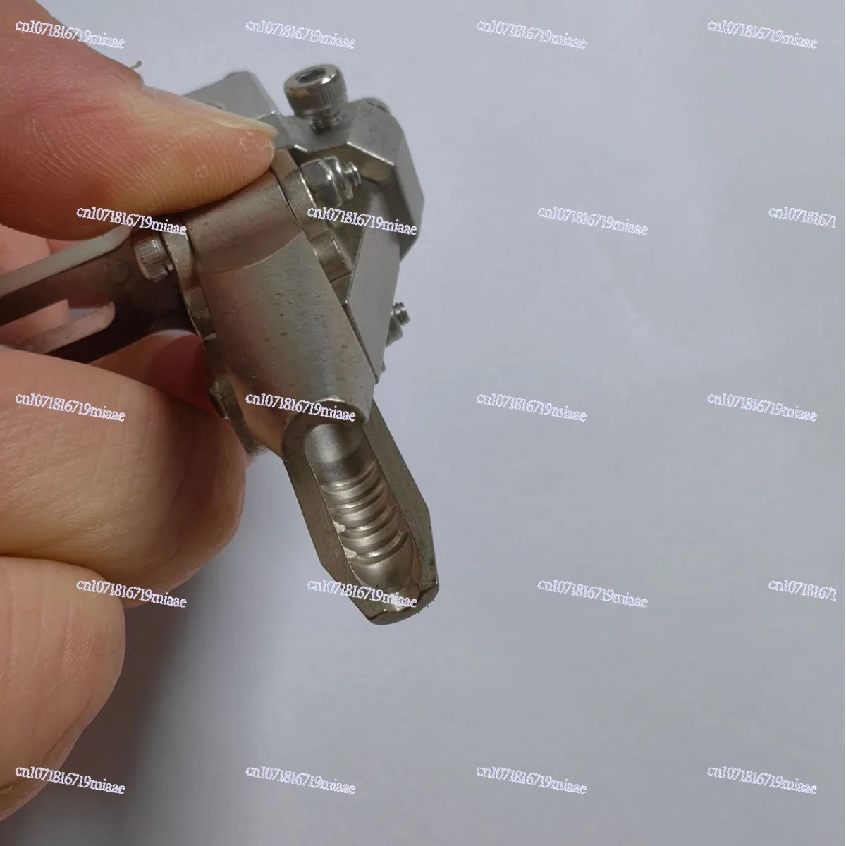 Accessories: Screw machine nozzle handheld push-pull clamp chuck