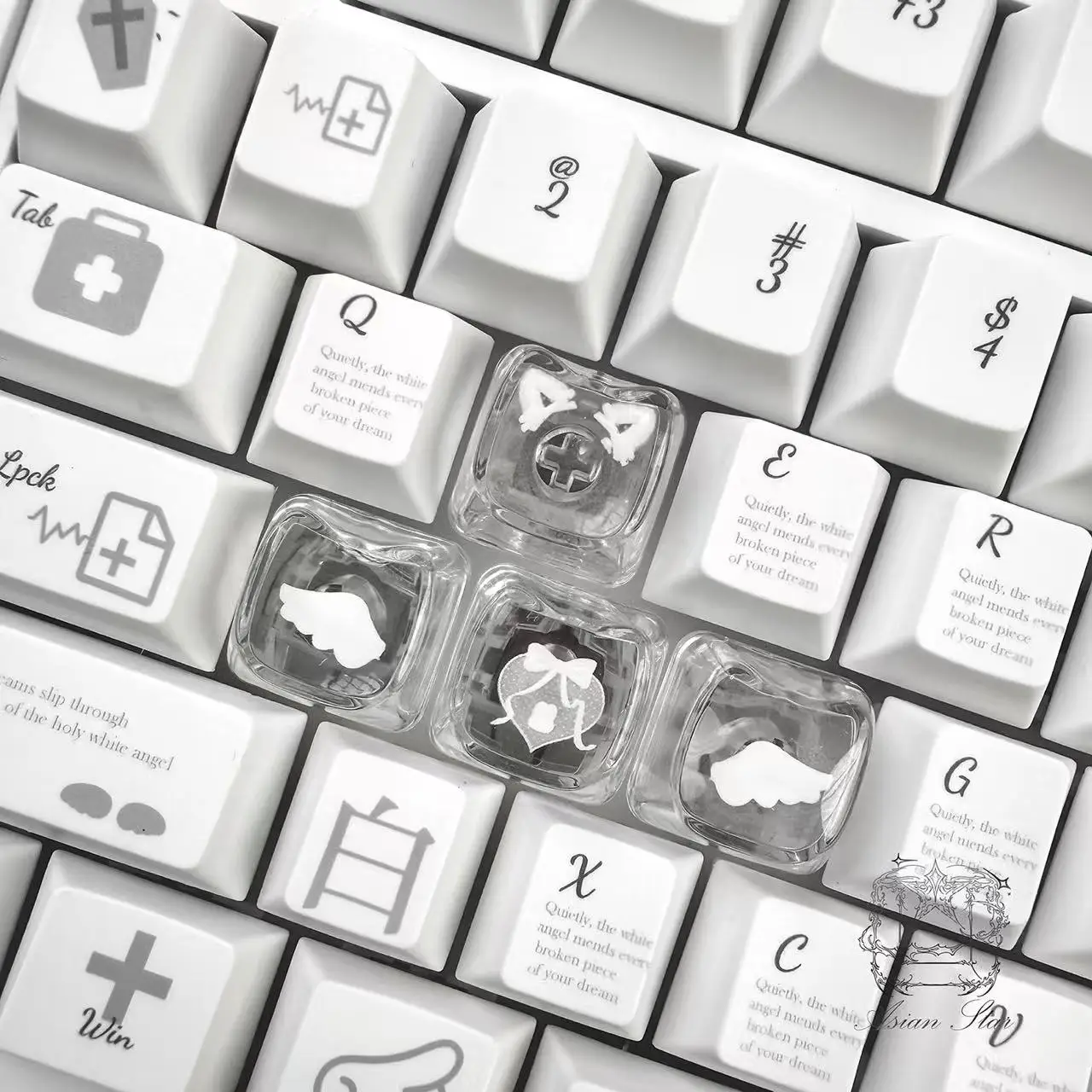 Kawayii Translucent 4PC Cat Ear Cherry Blossom Personality Keycaps Korean Ins Wings Keyboard Arrow Keys DIY Magnetic Shaft Cute