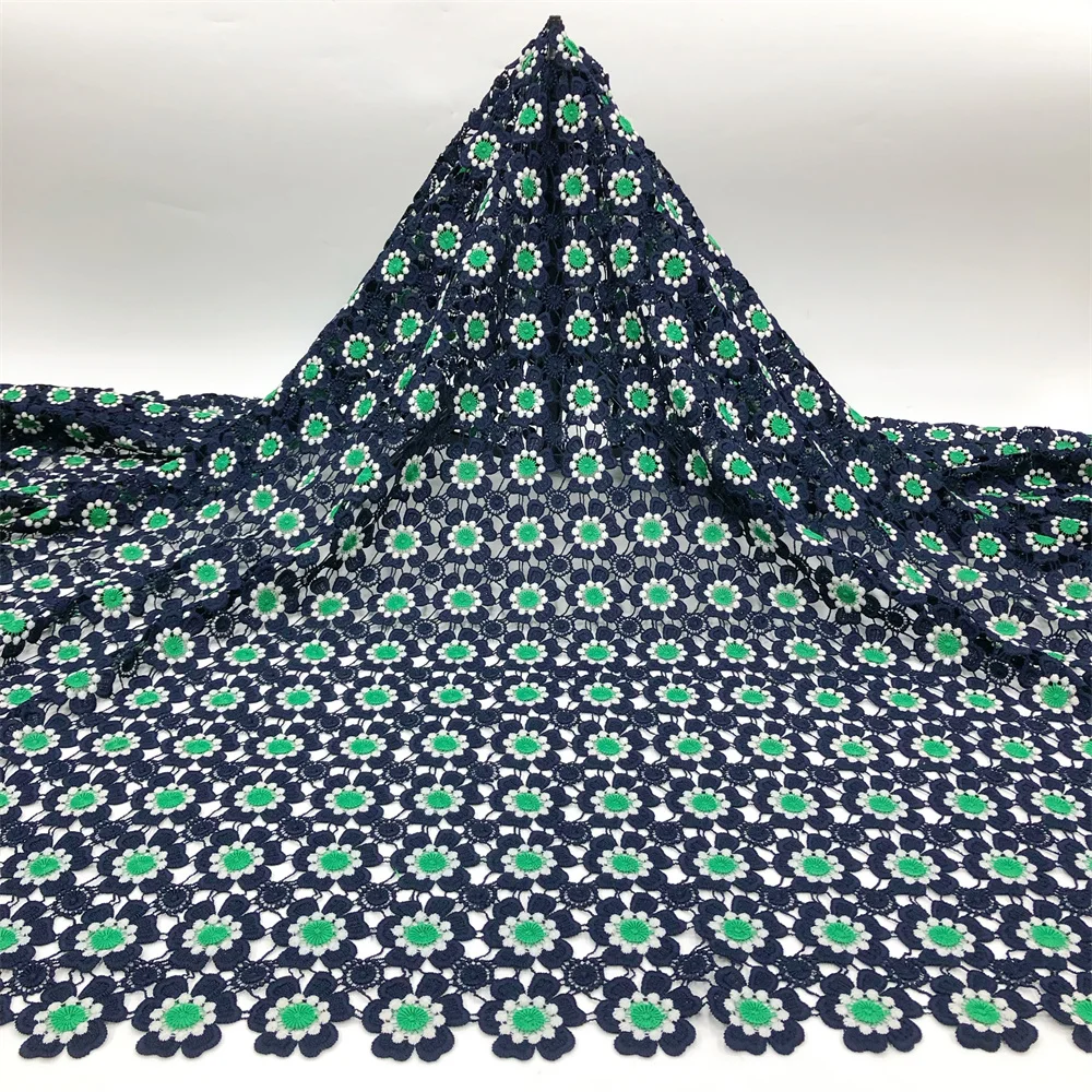 Neuer Stil Nigerianischer Spitzenstoff 2026 Hochwertige Wasserlösliche Bestickte Modische Weiche Spitze 5 Yards – Detail 6