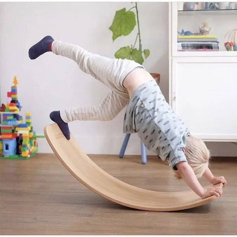 Esportes ao ar livre brinquedos equilíbrio criança brinquedo de madeira interior placa curvada bebê duplo de madeira ao ar livre gangorra yoga board caçoa o presente