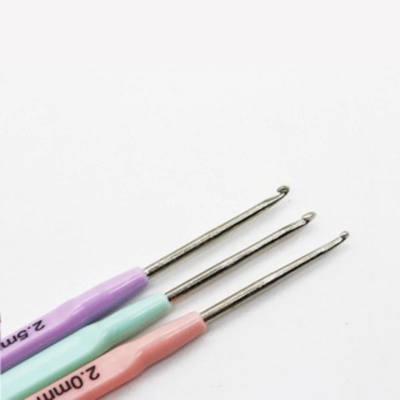 

3 шт./компл. крючки для вязания крючком 2,0/2,5/3,0 мм, пластиковые ручки, вязальные спицы для пряжи, сделай сам, хороший подарок, женские инструменты для вязания