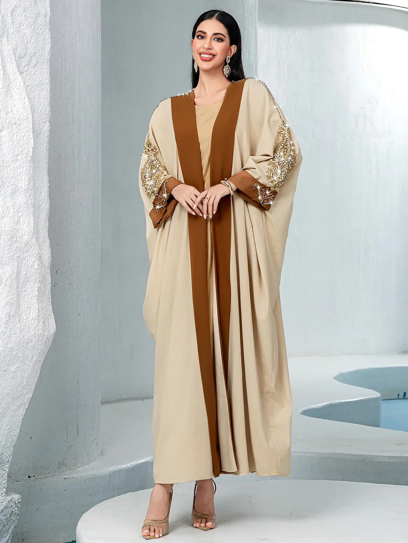 2025 Abaya aperto Dubai Diamanti Abito Caftano Islam Abbigliamento Abito musulmano per le donne Kimono Caftano Marocain Cardigan Jalabiya Islam