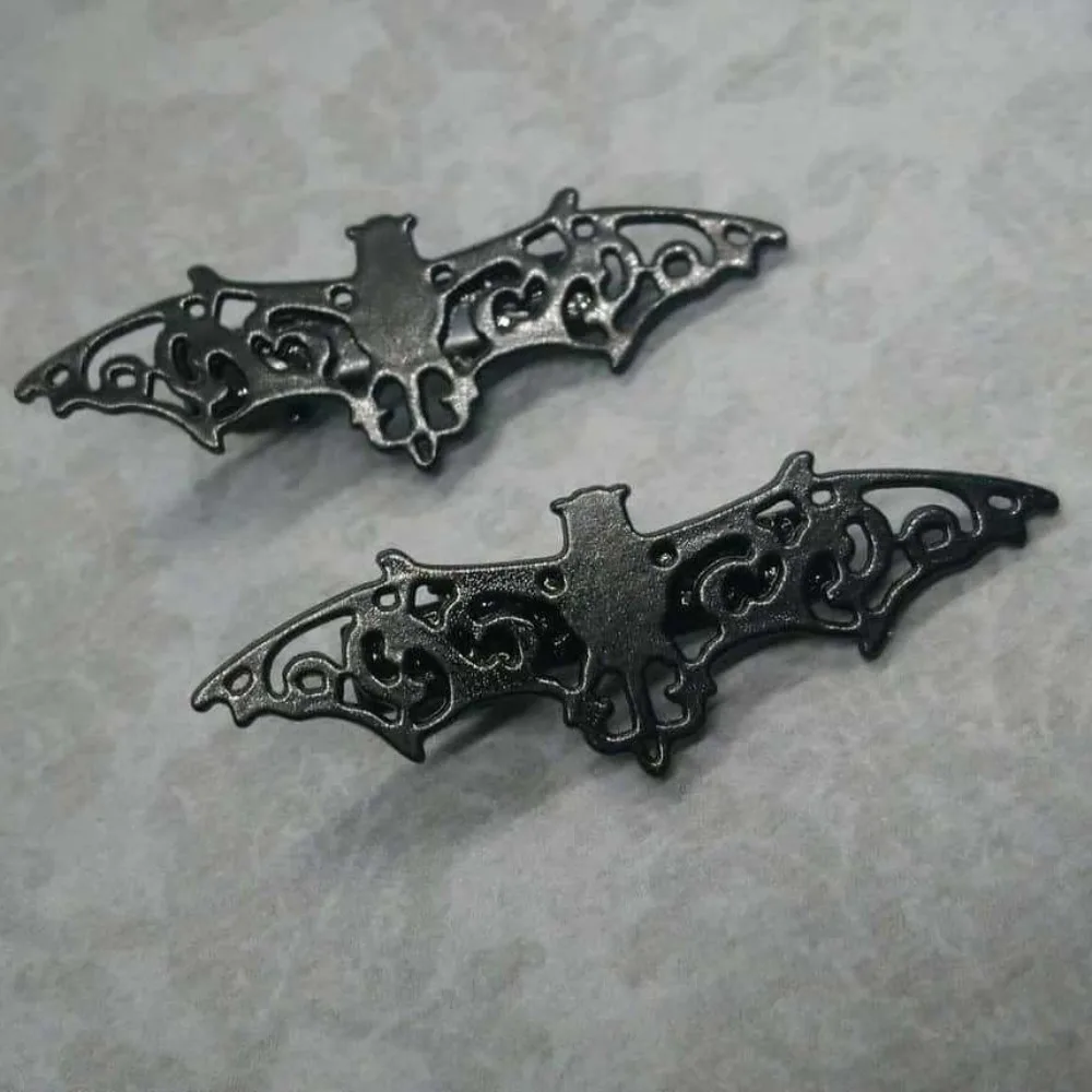 Gothic Black Hollowed-out Pattern Vampire Bat Hairpin for Women Hallowmas Party Hair Accessories Hair Clips Jewelry Accessories