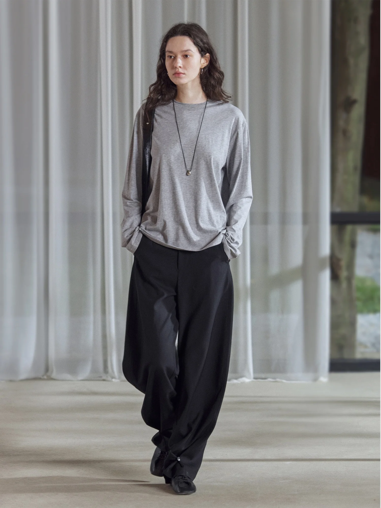 

Женская футболка AMOR из шелково-шерстяной смеси с длинным рукавом, однотонная, повседневная, удобная, свободного кроя, с круглым вырезом, для весеннего сезона