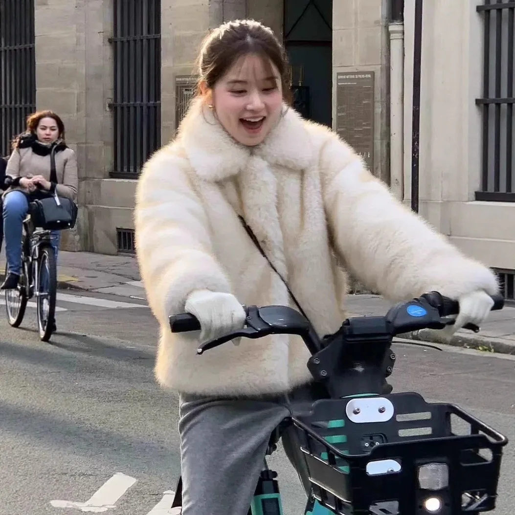 

Minimalist Yong Women Mink Fur Jacket Gradient Lapel Collar Short Female Eco Fur Outwear Instagram-Style Lady's Faux Fur Jacket