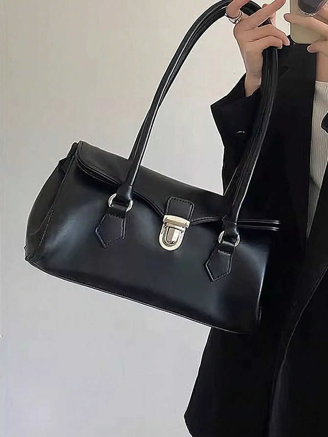 2024 New Spicy Girl Motorcycle Bag Advanced Fashion Commuter Tote Bag Single Shoulder Underarm Bag