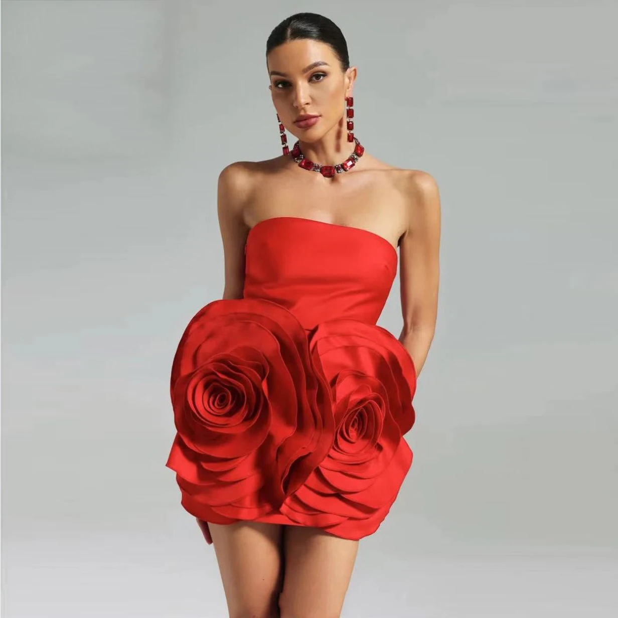 Mini vestidos de cóctel Rosa 3D para mujer, vestido de fiesta corto rojo sin tirantes, elegante, plisado especial, vestido de graduación Floral, hombros descubiertos