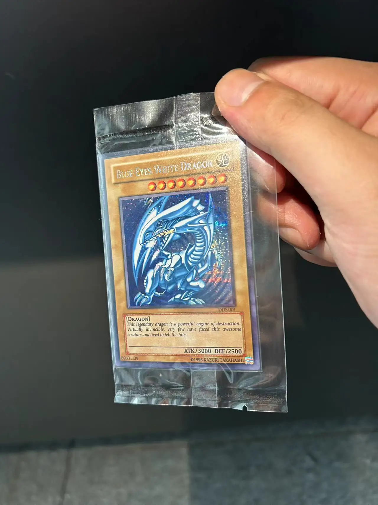 Yu Gi Oh TCG/SER Blue-Eyes White Dragon (DDS-001) Gra planszowa Kolekcja angielska Karta dostosowana (nieoryginalna)