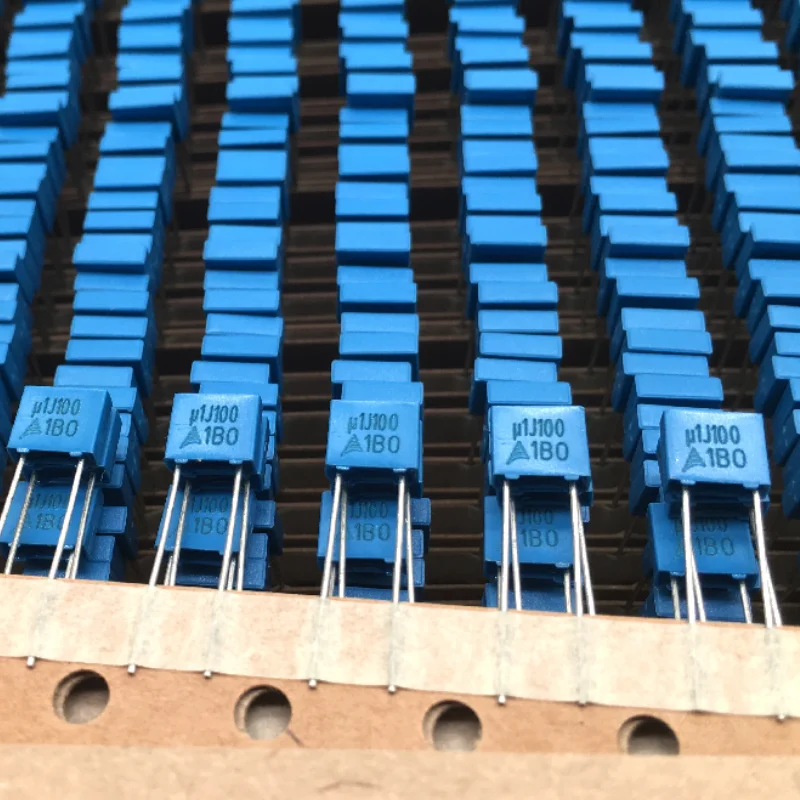 10pcs Capacitor de Correção de Filme 63V/100V 102/152/222/332/103/223/333/473/104/224/334/474/684/105/225 passo 5mm 5%