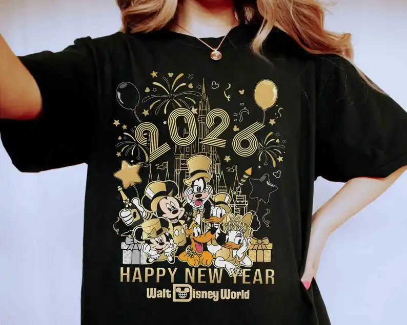 2026 قميص ميكي والأصدقاء للعام الجديد السعيد للألعاب النارية، تي شيرت والت ديزني ماجيك كاسل، رحلة عائلية 2026 قميص