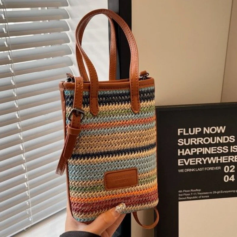 

Luxury Women's Shoulder Bag With Premium Leather And Casual Vintage Style Showing Paris Inspired Look​