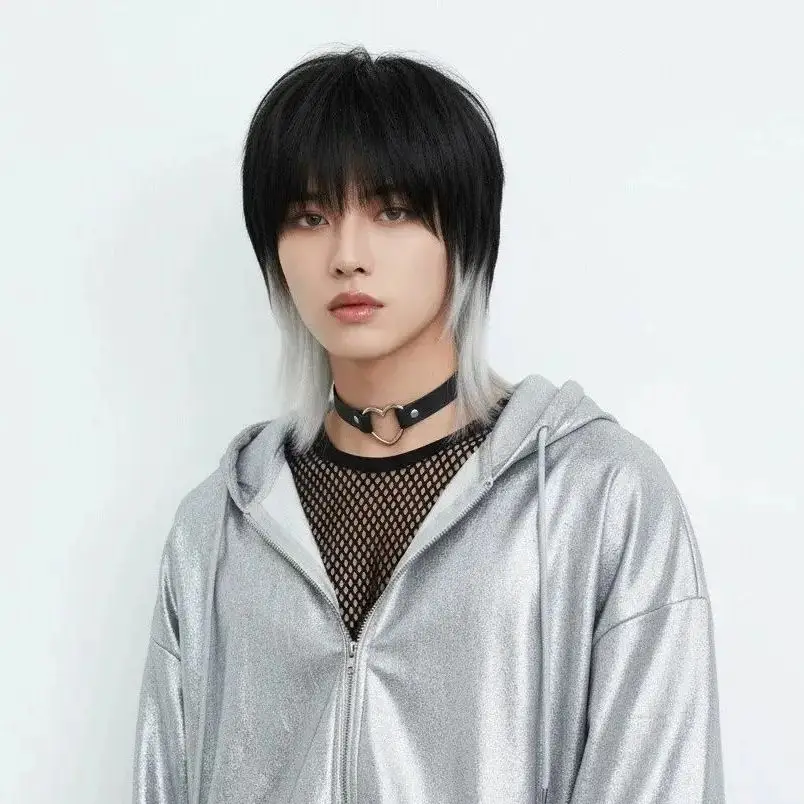 باروكة قصيرة مستقيمة باللون الرمادي والأسود للرجال والنساء، باروكة صناعية مقاومة للحرارة، مثالية للحفلات التنكرية والمناسبات اليومية #1