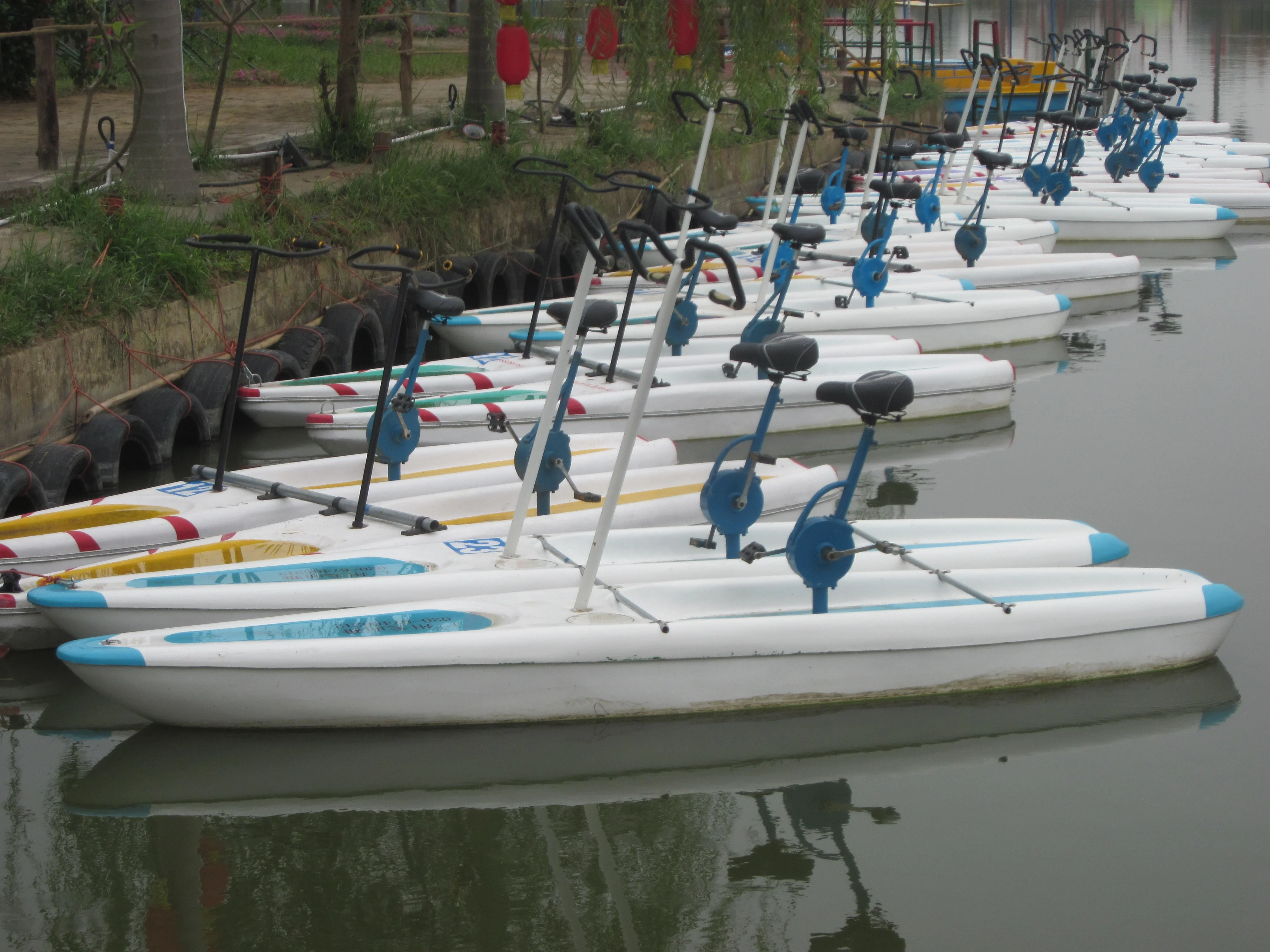 Water Sports Hot Selling Fiberglass Propeller Water Bike Water Bike Sea Bike
