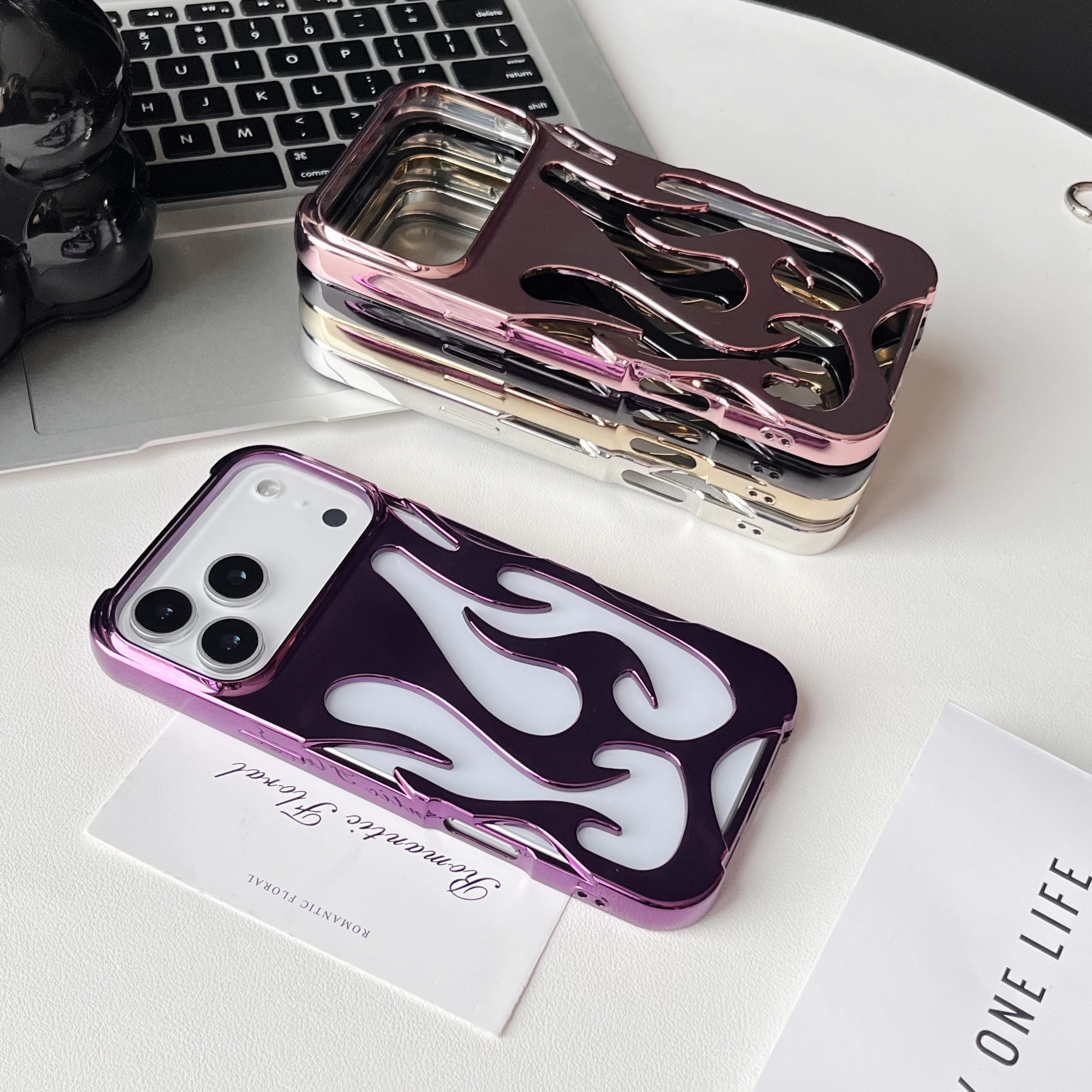 Luxuriöse 3D-Flammenmuster Hohle Schlanke Handyhülle für iPhone 18 17 16 15 14 13 12 11 Pro Max Air Stoßfeste Schutzhülle – Detail 18