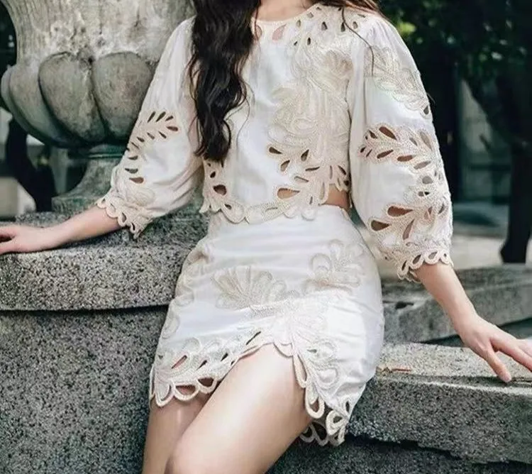 

2025 Summer Women's Hook Weaved Phoenix Tail Hollow Set Five Sleeve Round Neck Hoodie+A-line Short Skirt