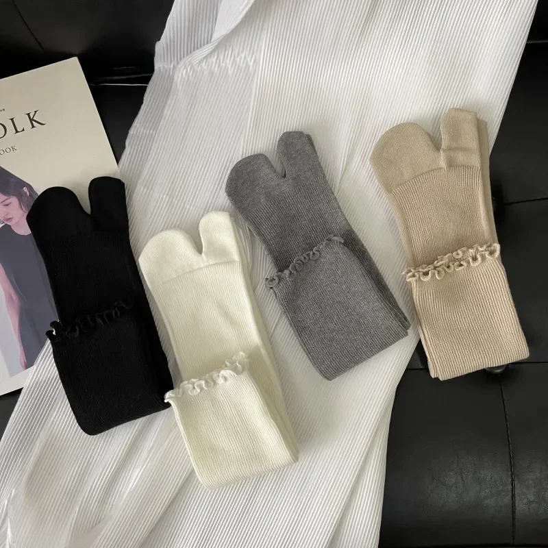 High Quality Combed Cotton Split Toe Woman Socks Solid Color Simple Comfortable Soft Two-Toed Japanese Harajuku Women's Tabi Sox image 6