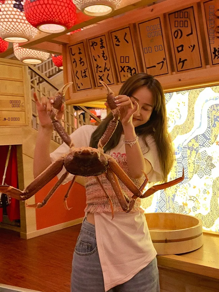 

Комплект из двух предметов Bluetique: классическая футболка и легкий летний костюм в конфетных цветах, модный дизайн, для женщин, стильный и изящный