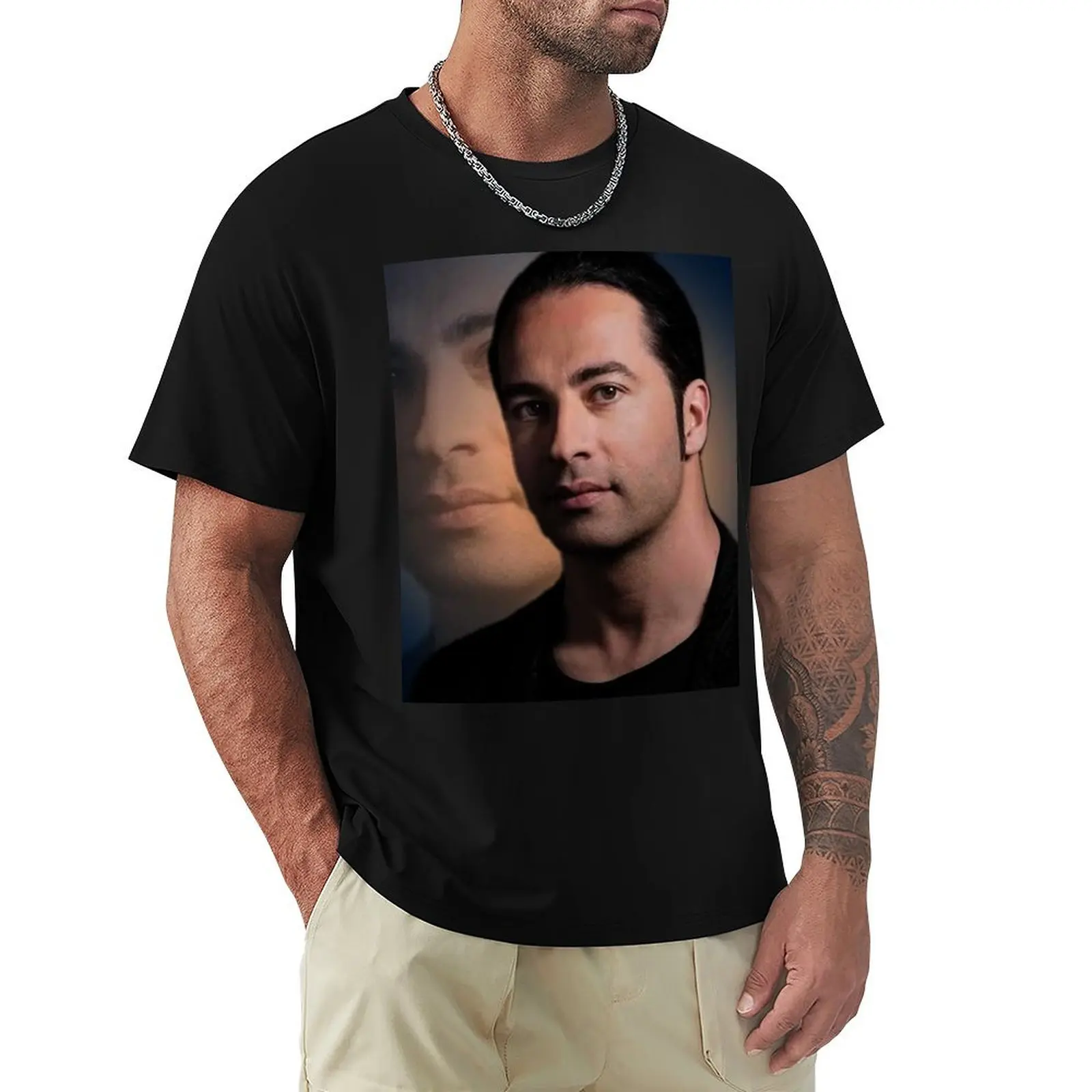 Camiseta Bulent Ceylan de talla grande y manga corta