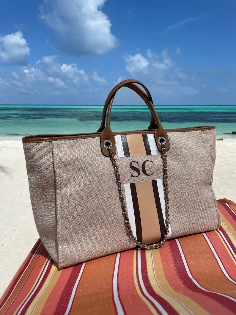 Sac fourre-tout monogramme personnalisé, sac en toile beige personnalisé, sac de week-end, sac de plage de mariage, sac de nuit