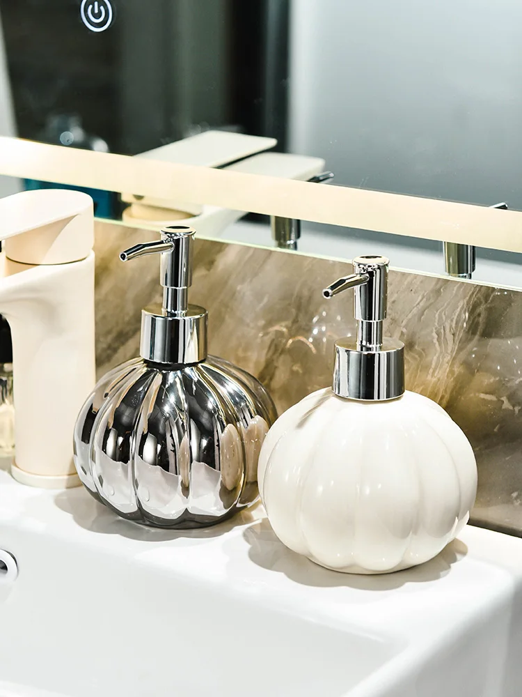 Pumpkin Shape Ceramic Lotion Bottle Electroplating Silver Press Head Soap Dispenser Vanity Station Shampoo Water Bottle Bathroom