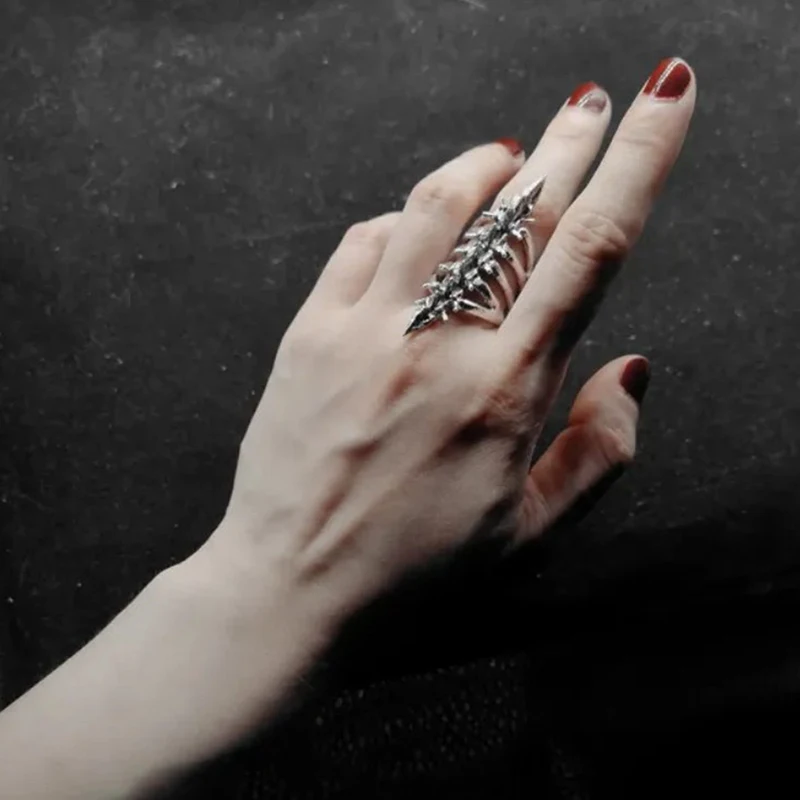 Modischer Gothic-Skelettring Unisex Personalisierter Retro-Ring aus Metall mit Wirbelsäulenmotiv Schmuckzubehör Geschenke – Detail 3