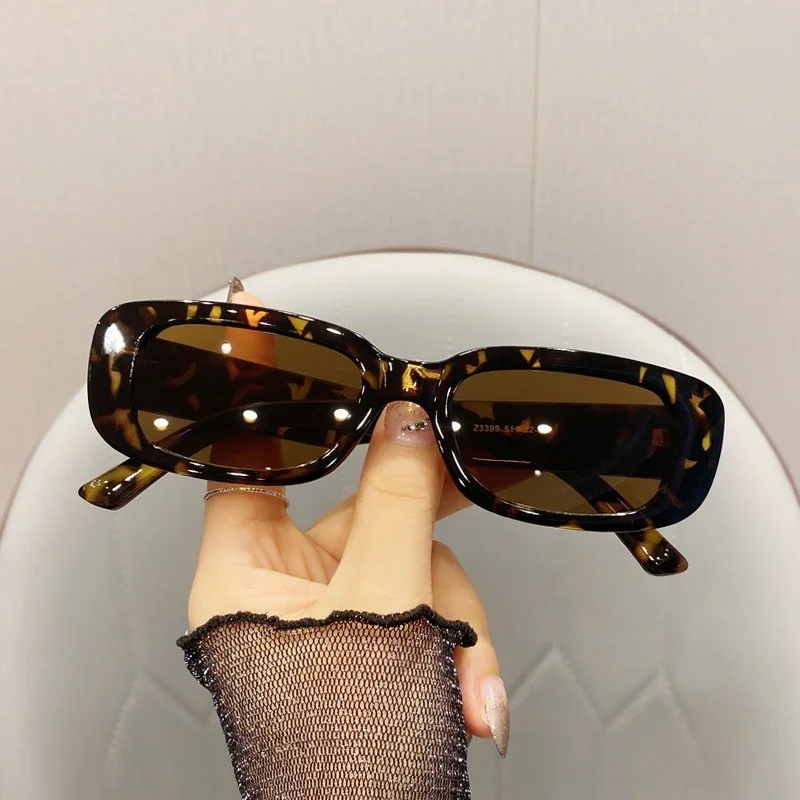 Modische Y2K-Sonnenbrille mit schmalem, quadratischem Rahmen, Bonbonfarben, UV400-Schutz, schwarze Sonnenbrille für Damen und Herren