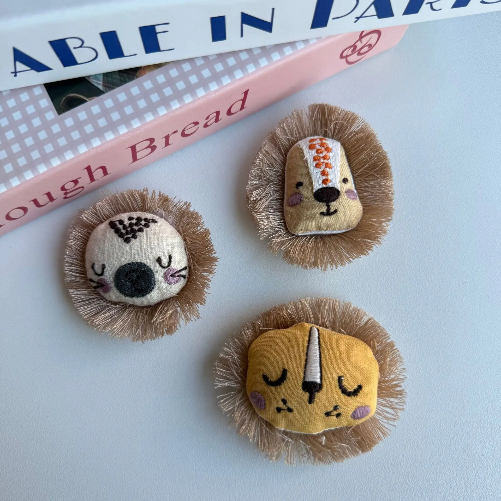 

Plush Lion Hair Accessory DIY 3D Horse Brooch for Shoes Socks Hat Bag Scarf Embellishment Premium Handmade