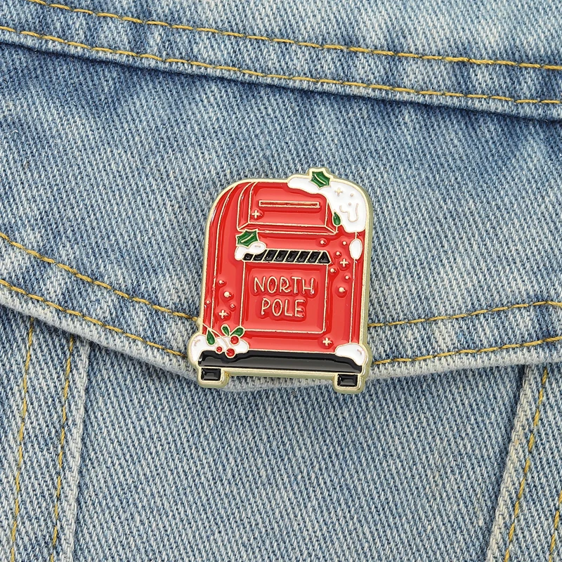 Rote Briefkasten Emaille Pins Nordpol Broschen Revers Abzeichen Cartoon Frohe Weihnachten Neujahr Schmuck Geschenk für Freunde