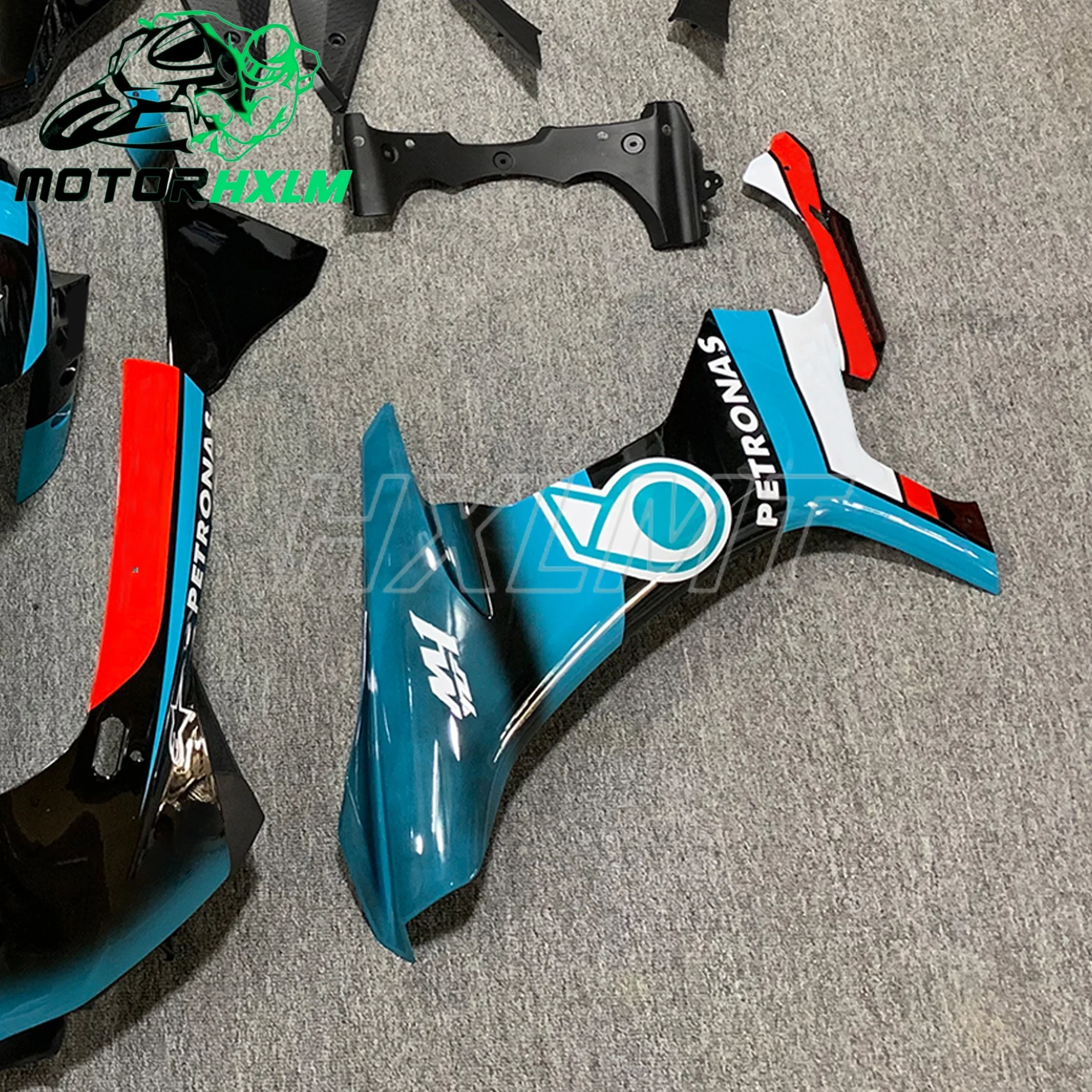 

Motorcycle Fairing Set Suitable for Yamaha R1 15-19 Years 2015 2016 2017 2018 2019 Fairing Bright Black