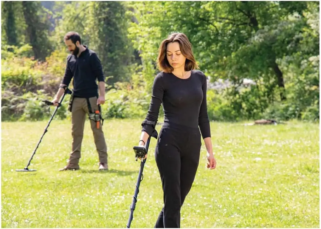 Underwater and Beach Metal Detection: Waterproof Metal Detector with Vibration, Ideal for All Metal Search