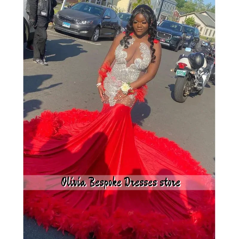 

Красные блестящие длинные вечерние платья-русалки для чернокожих девушек, роскошные, с бриллиантами, кристаллами и перьями, для выпускного вечера, церемоний и гала-вечеров, на заказ