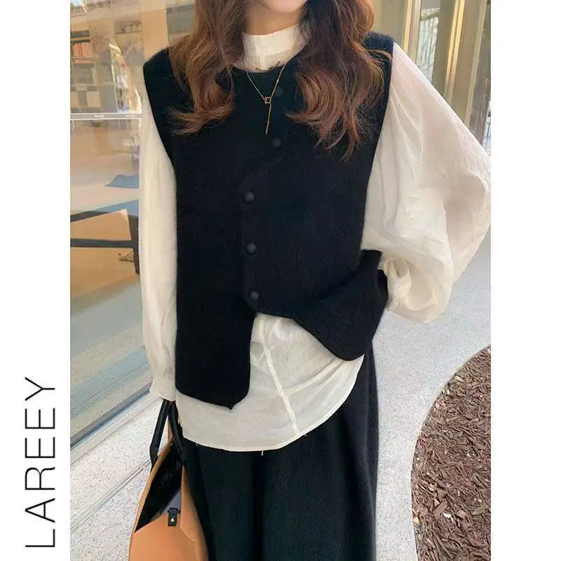 2024 Women's Spring New Fashion Round Neck Button Sweater Solid Color Sleeveless Vest Knitted Tank Casual Sleeveless Tops