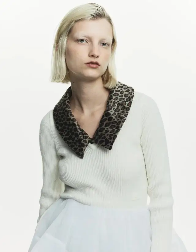 اليابانية الحلو موضة ليوبارد طباعة وهمية طوق سترة بيضاء الخريف جديد 2025 المرأة سليم صالح أنيقة متماسكة البلوز القمم