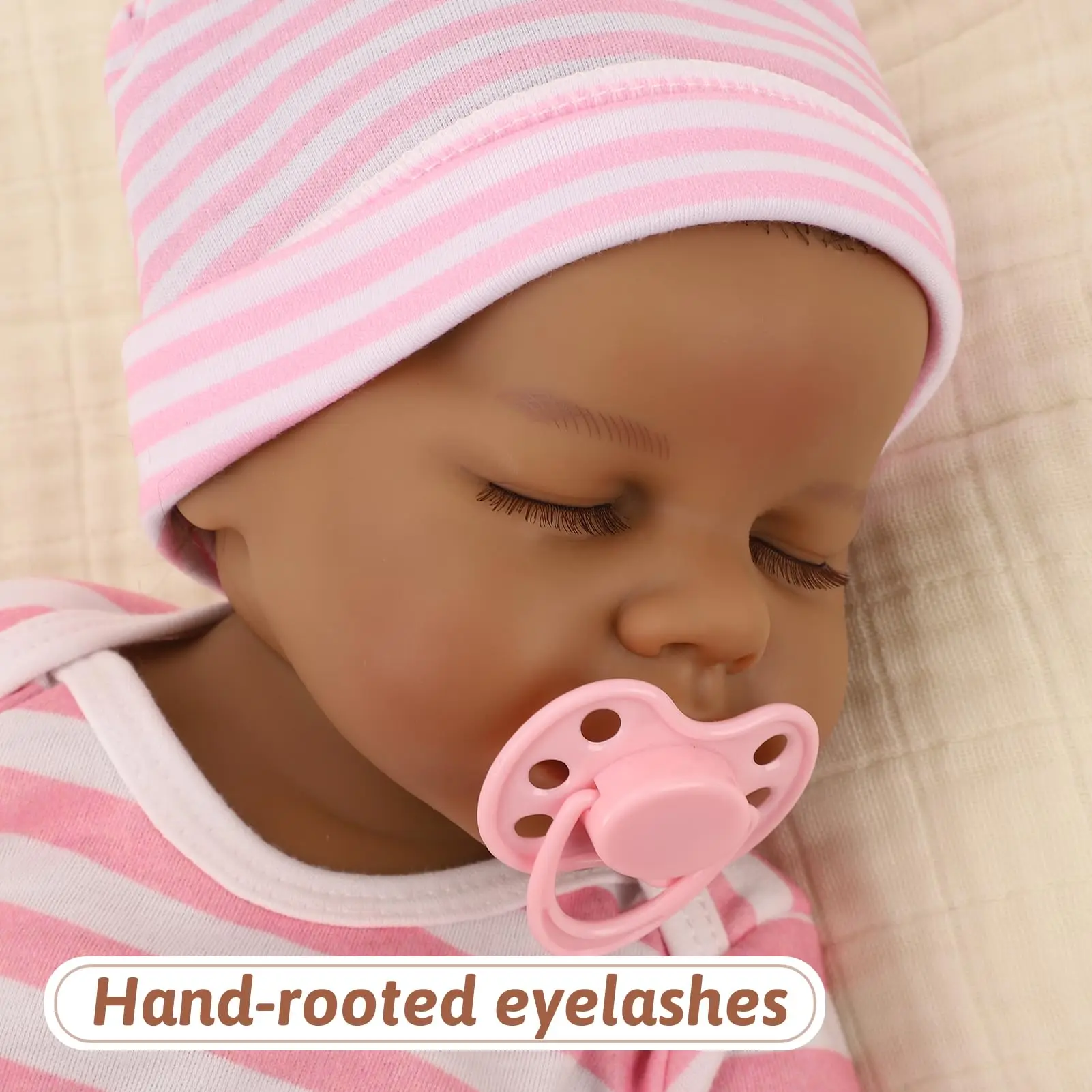 Poupée Reborn Black Girl de 18 pouces, matériau en vinyle, caractéristiques faciales réalistes et exquises, pour les familles noires ou de course mixtes,