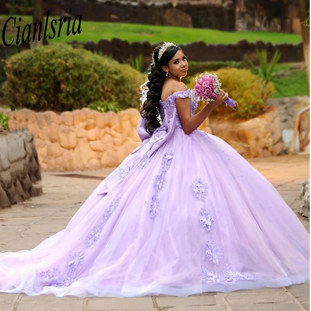 

Princess Lilac Purple Off Shoulder Ball Gown Quinceanera Dresses Beaded 3D Flowers Appliques Prom Graduation Party Vestidos