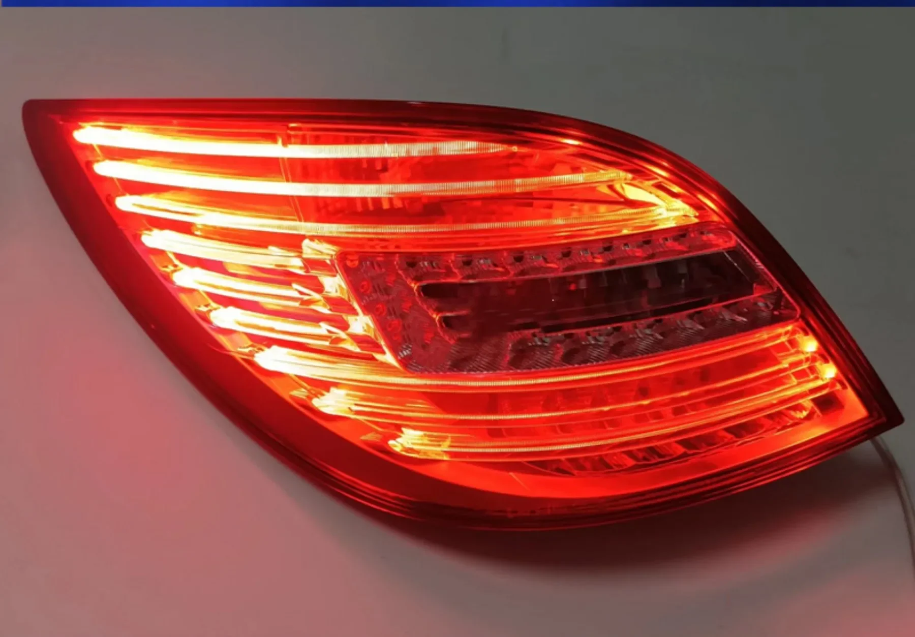 Led Tail Light Taillight Rear Lamp for Mercedes-Benz R class W251 R280 R300 R320 R400 R350 Brake Driving Lamp Turn Signal