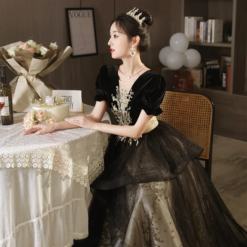 เซ็กซี่ภาพลวงตา V คอชุดราตรีแขนสั้นคลาสสิกสีดํา Tulle พรหมชุด A-Line Robe De Soiree ที่กําหนดเอง