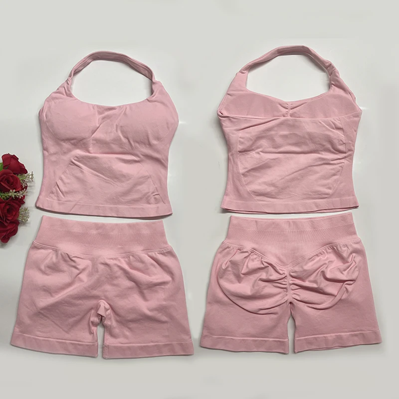 ชุดโยคะสองชิ้นสำหรับผู้หญิง เสื้อโยคะแบบผูกคอและกางเกงขาสั้นออกกำลังกาย 4.5 นิ้ว ชุดออกกำลังกายในยิม ชุดพิลาทิส