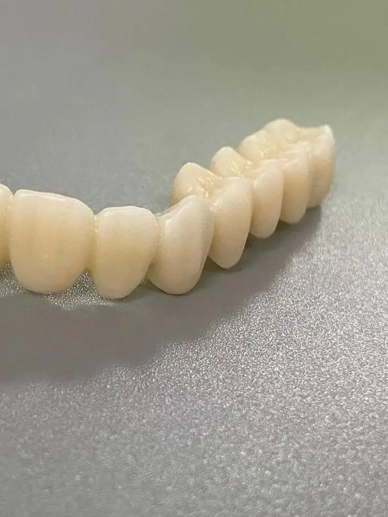 Yucera 98 10 มม.เซรามิค Zirconia ทันตกรรม Implant เซรามิคทันตกรรมบล็อก Cad Cam Zirconia บล็อก