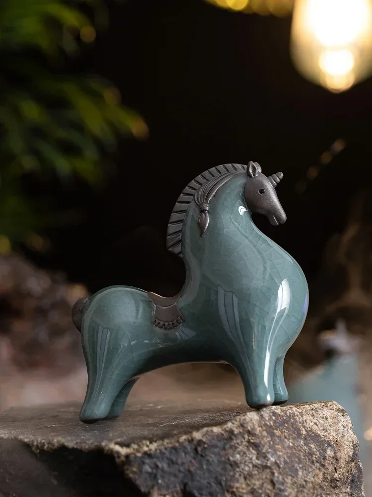 New Chinese Ge kiln small Tang horse ornaments, ceramic animals, fortune creative home living room, desktop decorations