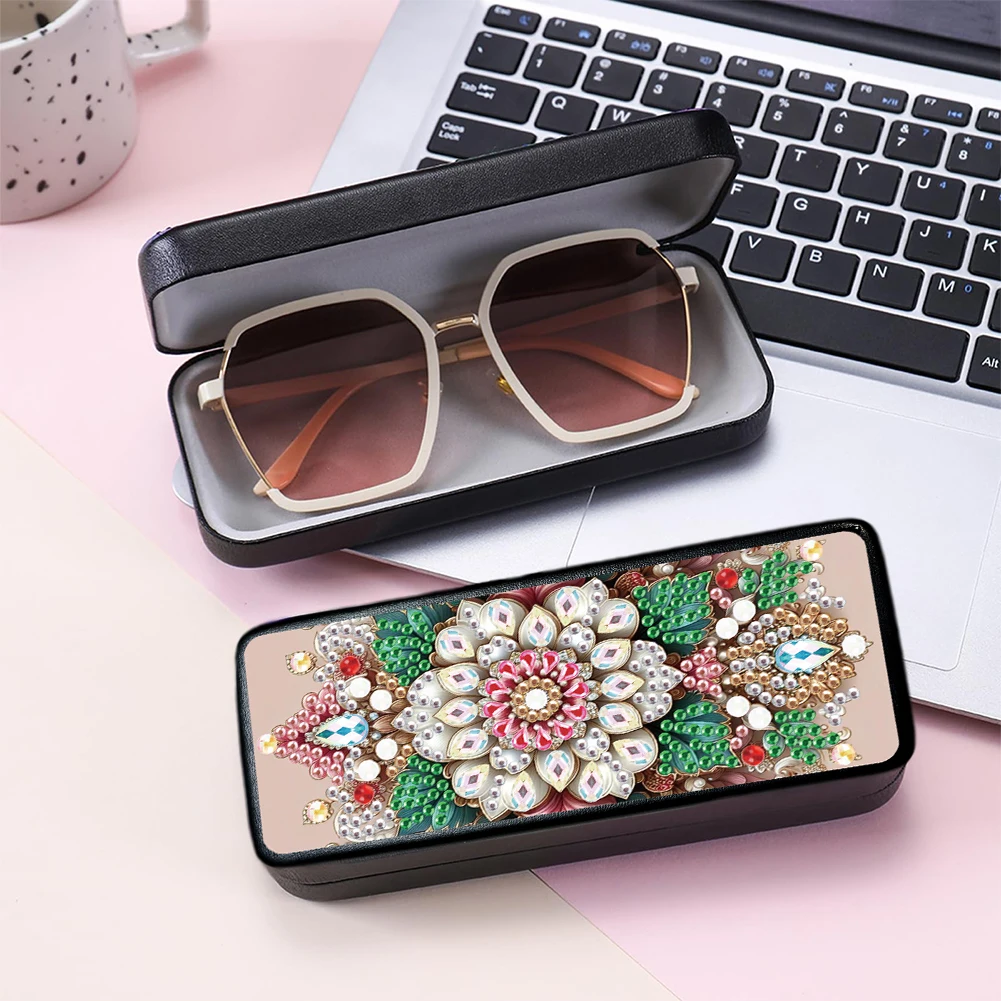 

Mandala Diamond Painting Eyeglasses Case Rhinestones Sunglasses Storage Box DIY Eyewear Organizer Case for Adults Beginners