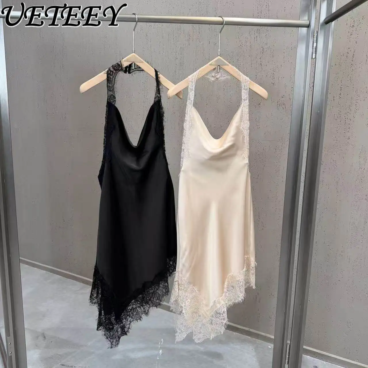 

Новое модное атласное мини-платье 2026 года во французском стиле с кружевными вставками, на бретельках, с асимметричным подолом, для женщин