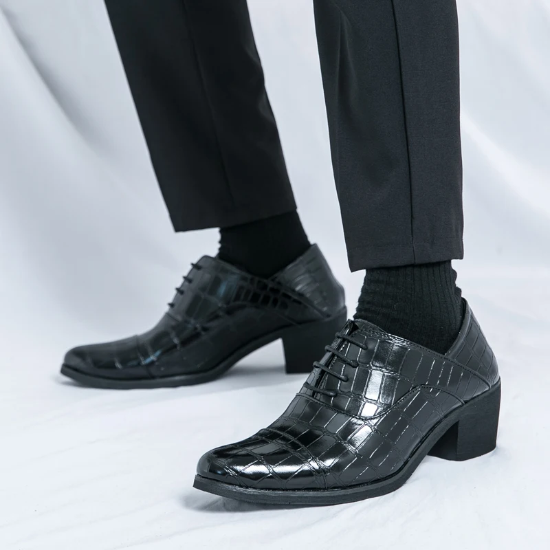Nueva moda negro elegante hombre zapatos formales tamaño grande 46 zapatos de tacón alto hombres zapatos de punta estrecha zapatos de vestir de lujo hombres Chaussure Hommes