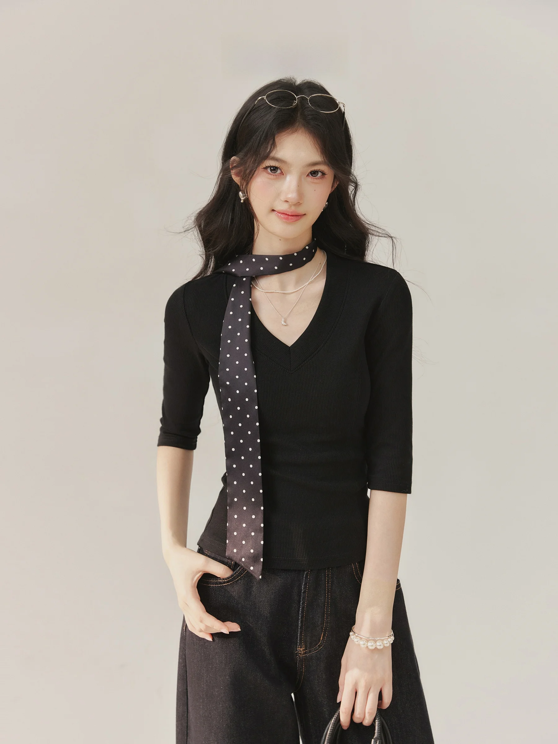 

Футболка QingFeng черная, с V-образным вырезом, вязаная, приталенная, для полных женщин, весна-лето, новый стиль, удобная, дышащая, в корейском стиле