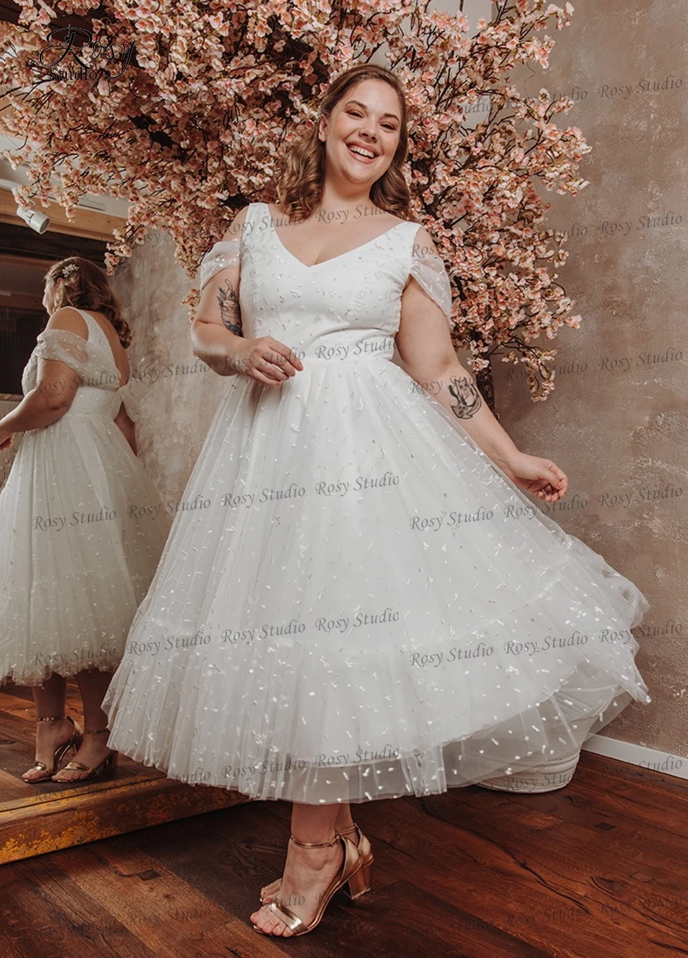 Vintage Tea Length Wedding Dress Plus Size A-line Off-shoulder Short Bridal Reception Gown Bride Party Dress Robe de Mariee